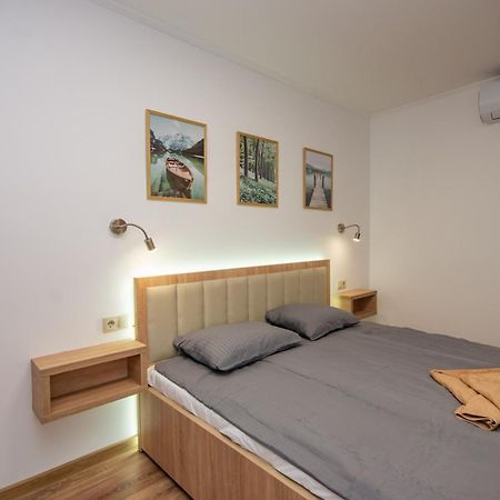 Csaladi Kikoeto Apartman Gyula Exterior foto