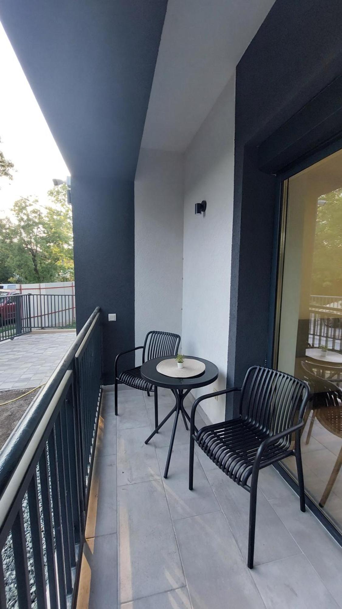 Csaladi Kikoeto Apartman Gyula Exterior foto