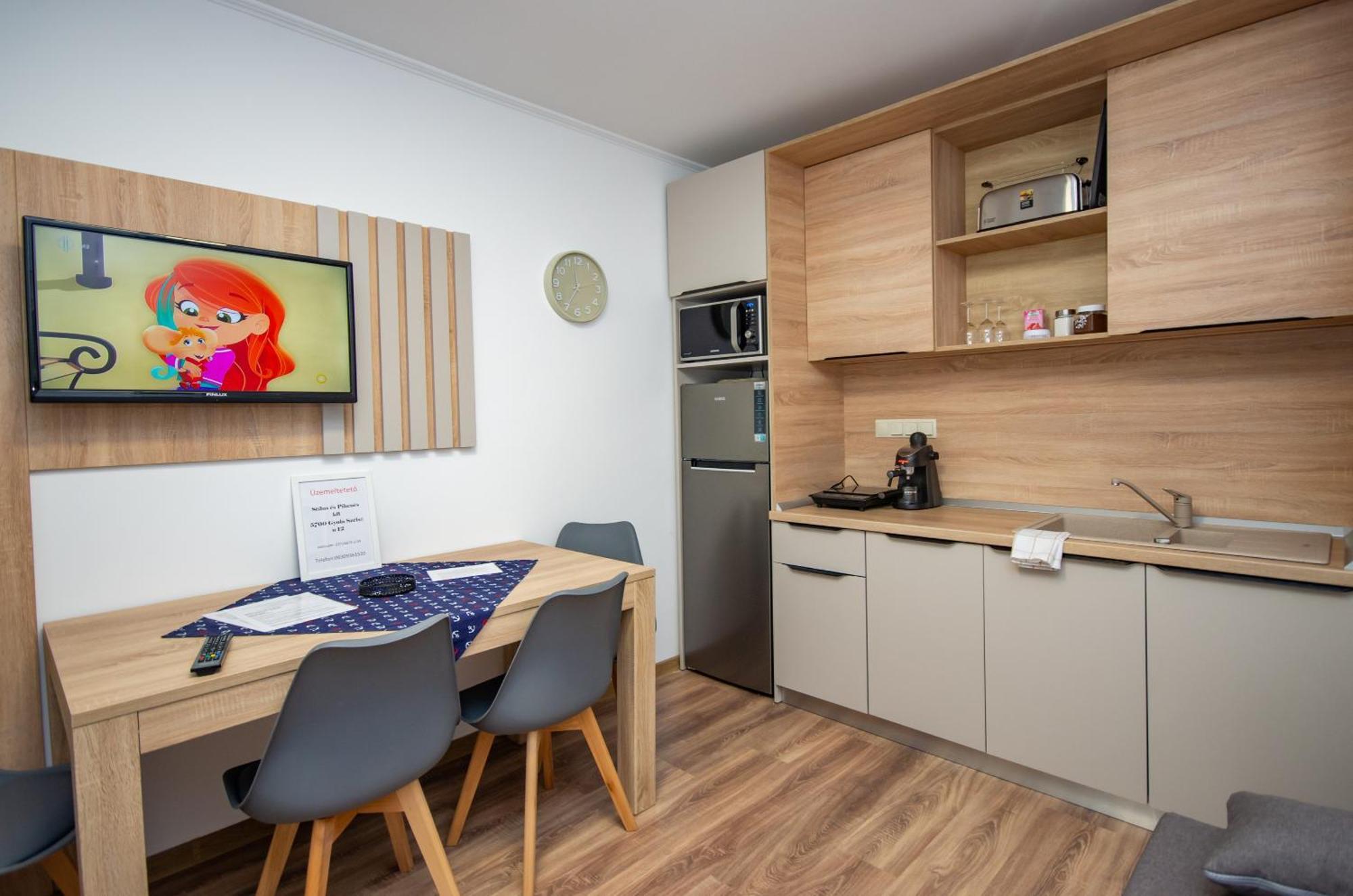 Csaladi Kikoeto Apartman Gyula Exterior foto